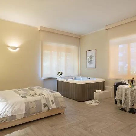 Domus Salento Suites&rooms 4*