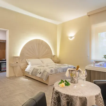 Domus Salento Suites&rooms 4*