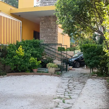 Domus Salento & Con Parcheggio Privato In Loco Lecce