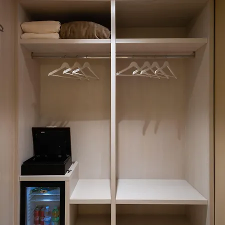 Domus Salento & Con Parcheggio Privato In Loco 4* Lecce