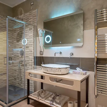 Domus Salento & Con Parcheggio Privato In Loco Lecce