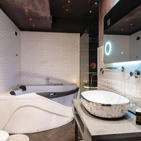 Domus Salento & Con Parcheggio Privato In Loco Panzió 4*