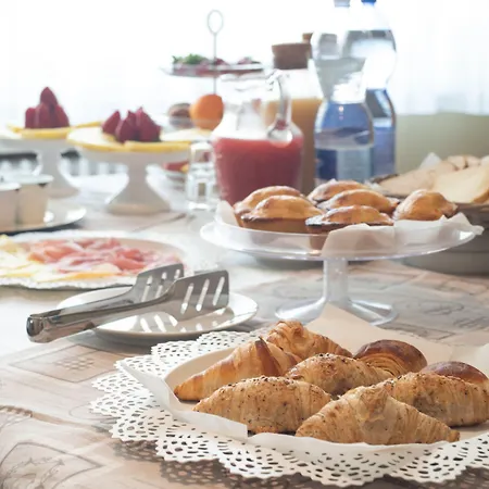 Domus Salento & Con Parcheggio Privato In Loco Panzió 4*