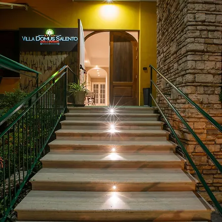 Domus Salento & Con Parcheggio Privato In Loco