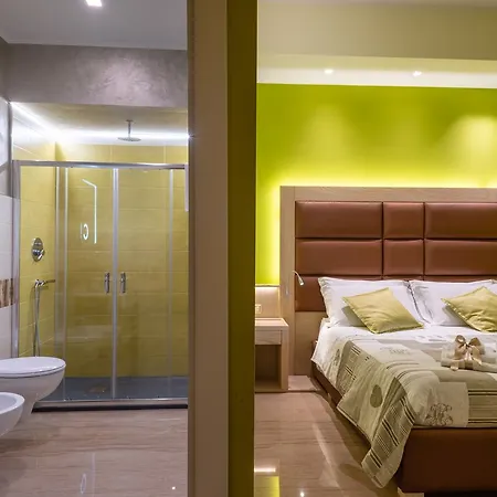 Domus Salento & Con Parcheggio Privato In Loco 4*