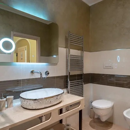 Domus Salento & Con Parcheggio Privato In Loco Panzió