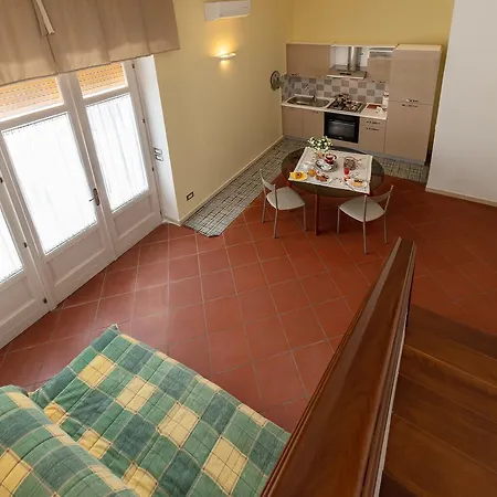 Panzió Domus Salento & Con Parcheggio Privato In Loco 4*