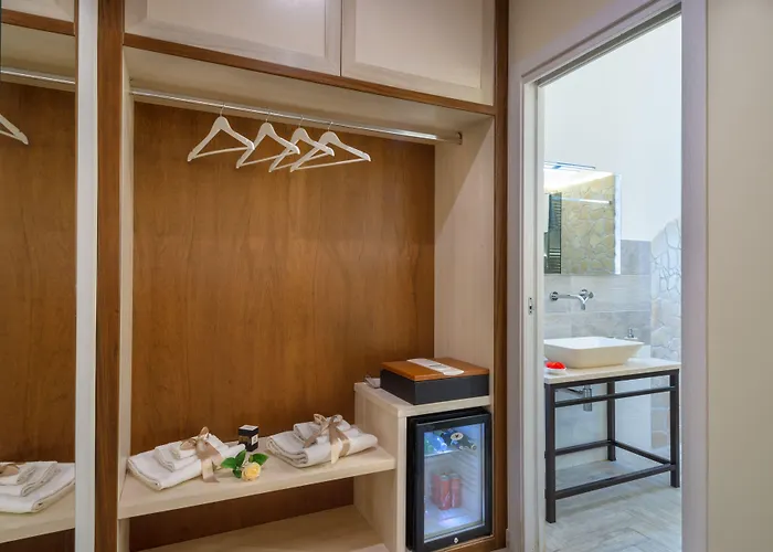 Domus Salento & Con Parcheggio Privato In Loco 4*